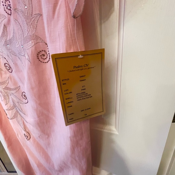 Beautiful peach color dress was embroidered with beads size 10 - Picture 5 of 8